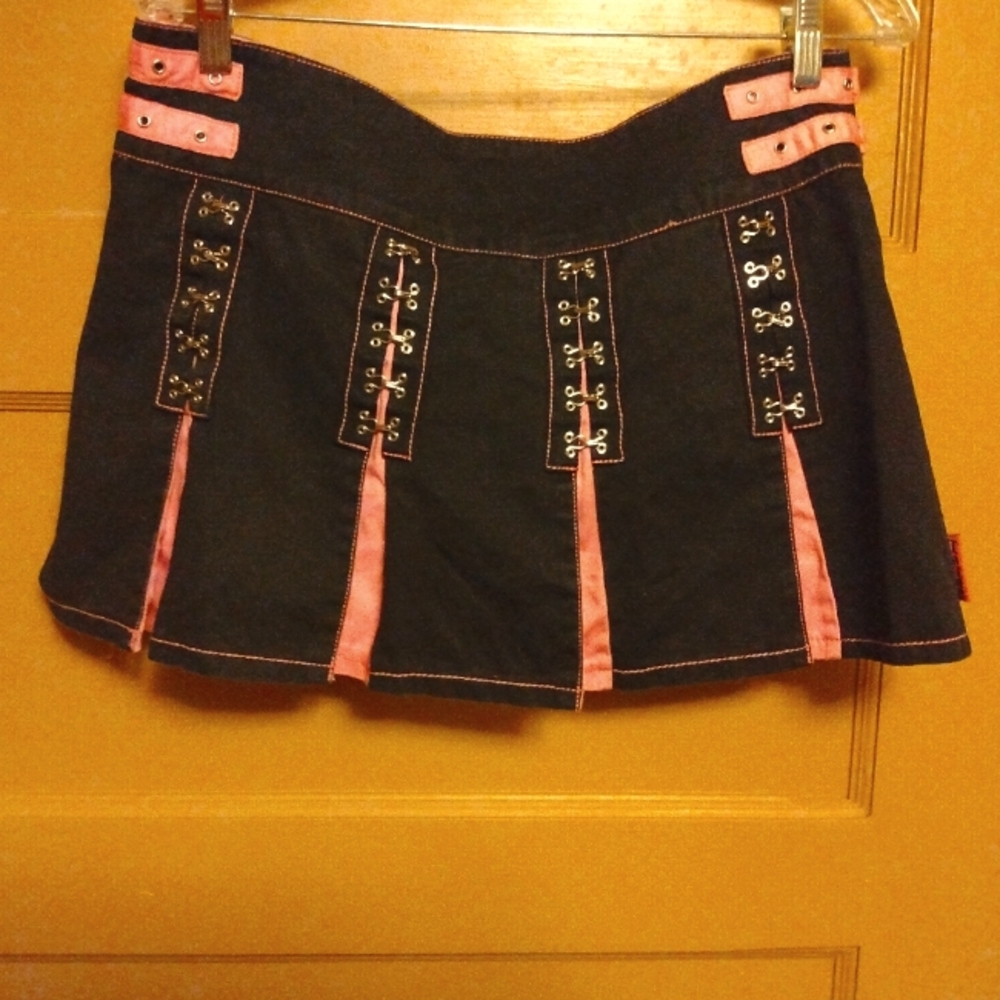 Black and pink eyelet book design skirt